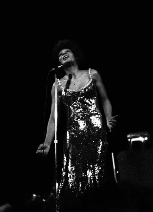 Framed Print : Shirley Bassey performing on stage in concert at Newcastle City Hall 30th April 1971