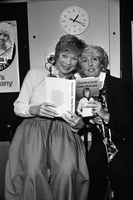 Framed Print : Shirley MacLaine at the BBC to appear on the Gloria Hunniford programme with her new book