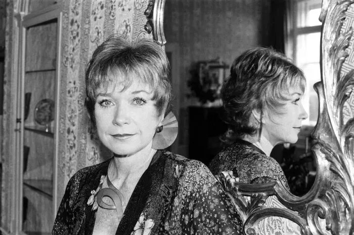 Framed Print : Shirley MacLaine in London to promote her ten performances at the Apollo Theatre Framed Print : Shirley MacLaine in London to promote her ten performances at the Apollo Theatre