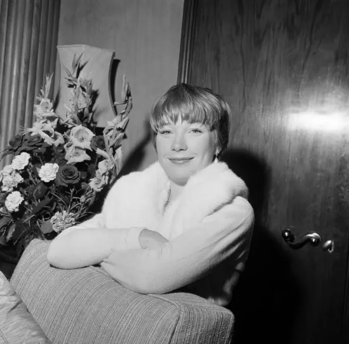 Framed Print : Shirley MacLaine, pictured in her room at Claridges Hotel in London