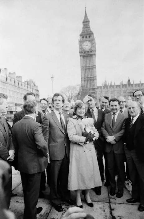 Framed Print : Shirley Williams returns to the House of Commons as the first MP elected for the Social Framed Print : Shirley Williams returns to the House of Commons as the first MP elected for the Social