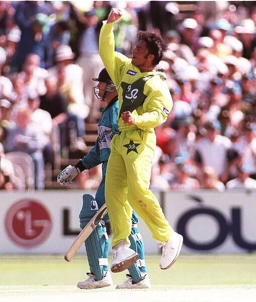 Shoaib Akhtar celebrates Nathan Astles wicket June 1999 during the cricket
