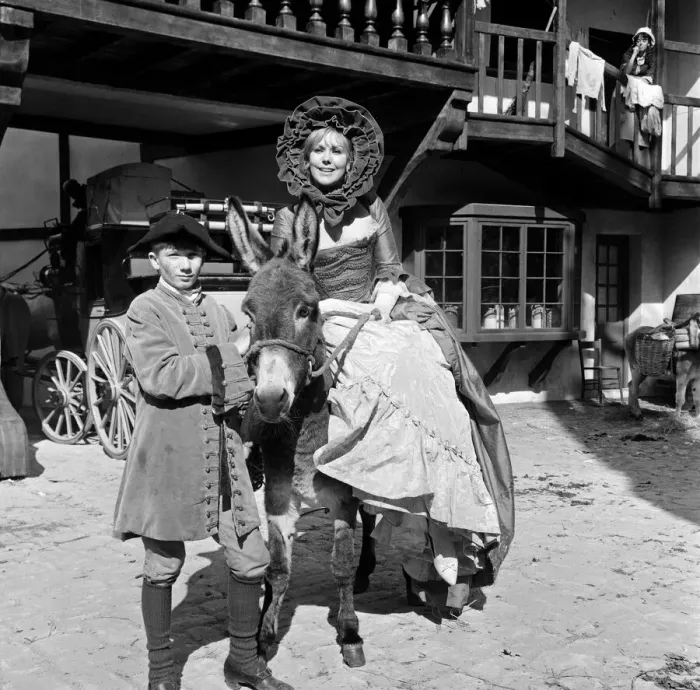Framed Print : Shooting is in progress at Shepperton Studios on the film Framed Print : Shooting is in progress at Shepperton Studios on the film