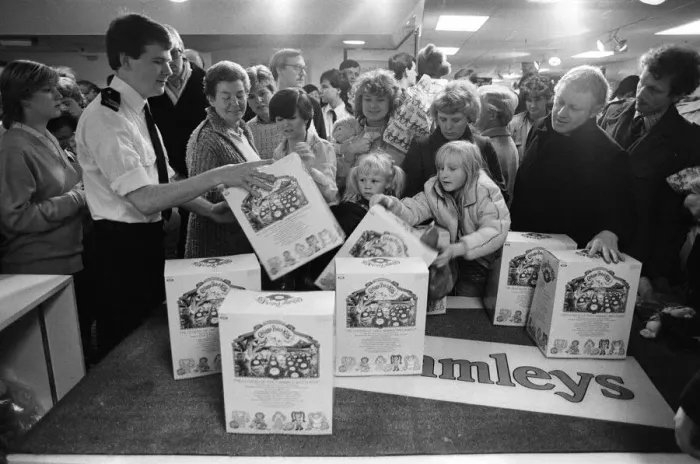 Framed Print : Shoppers buying Cabbage Patch Dolls at Hamleys, London toy store. 3rd December 1983 Framed Print : Shoppers buying Cabbage Patch Dolls at Hamleys, London toy store. 3rd December 1983