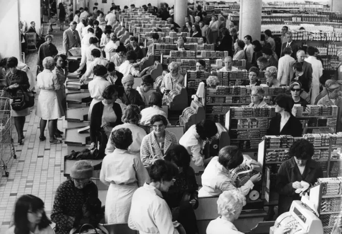 Framed Print : Shoppers at the tills at Sainsburys supermarket in Trinity Street, Coventry
