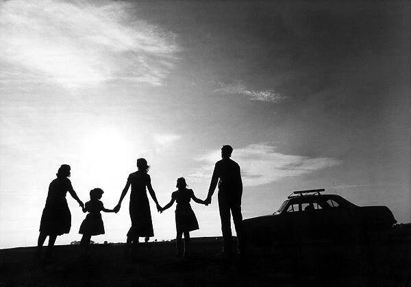 Silhouettes - family An encounter of the Fourth Kind