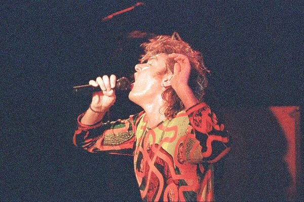 Simon Le Bon singing with his band Duran Duran live on the 11th November 1988
