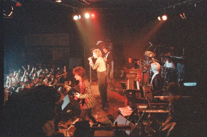 Framed Print : Simon Le Bon singing with his band Duran Duran live on the 11th November 1988 Framed Print : Simon Le Bon singing with his band Duran Duran live on the 11th November 1988