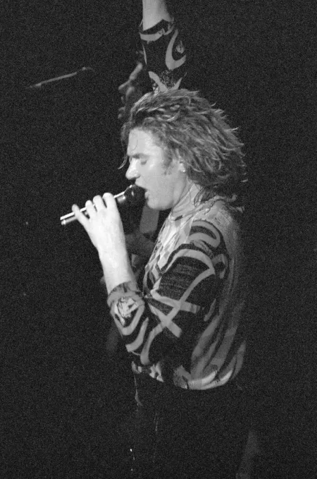 Framed Print : Simon Le Bon singing with his band Duran Duran live on the 11th November 1988
