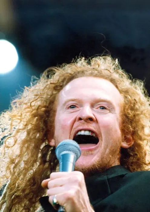 Framed Print : Simply Red perfrom at the Gateshead Stadium on 14th July 1991