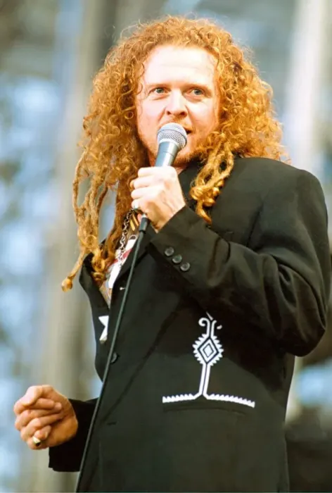 Framed Print : Simply Red perfrom at the Gateshead Stadium on 14th July 1991 Framed Print : Simply Red perfrom at the Gateshead Stadium on 14th July 1991