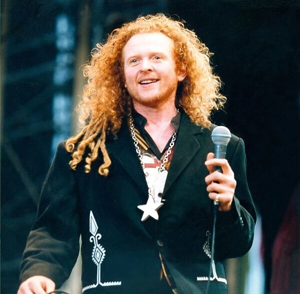 Simply Red perfrom at the Gateshead Stadium on 14th July 1991