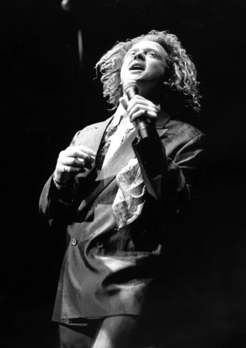 Framed Print : Simply Red singer Mick Hucknell in concert at the NEC Arena, Birmingham