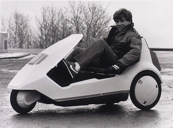 Sinclair C5, 14-year-old Joe Payne trys out the C5 Battery powered tricycle