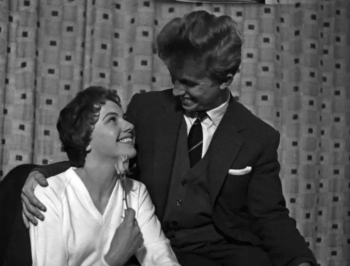 Framed Print : Singer and actor Tommy Steele announces his engagement to Ann Donoghue. 11th June 1958 Framed Print : Singer and actor Tommy Steele announces his engagement to Ann Donoghue. 11th June 1958