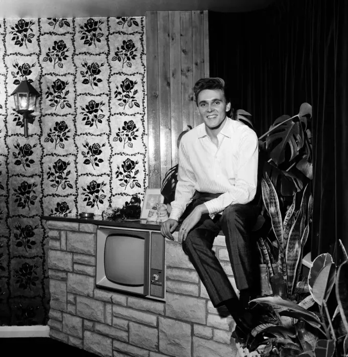 Framed Print : Singer Billy Fury at home. 27th January 1963 Framed Print : Singer Billy Fury at home. 27th January 1963