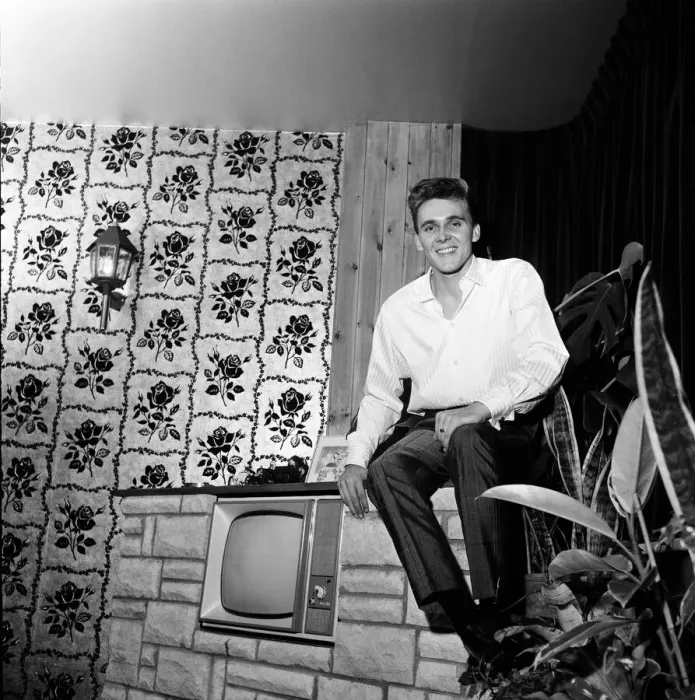 Framed Print : Singer Billy Fury at home. 27th January 1963 Framed Print : Singer Billy Fury at home. 27th January 1963