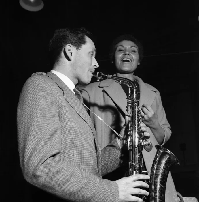 Framed Print : Singer Cleo Laine with her husband Johnny Dankworth. 19th March 1958