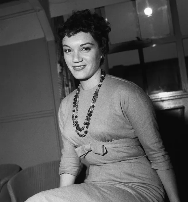 Framed Print : Singer Connie Francis at London Airport. 14th August 1958
