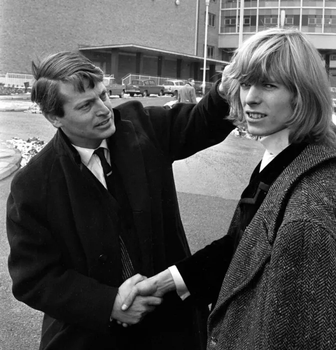 Framed Print : Singer David Bowie when he was known as Davy Jones, pictured outside the BBC television Framed Print : Singer David Bowie when he was known as Davy Jones, pictured outside the BBC television