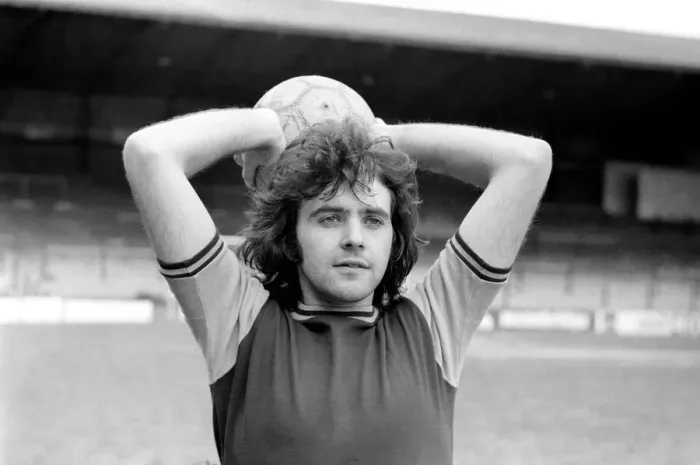 Framed Print : Singer David Essex pictured at Upton Park as he joins West Ham United for a day of Framed Print : Singer David Essex pictured at Upton Park as he joins West Ham United for a day of