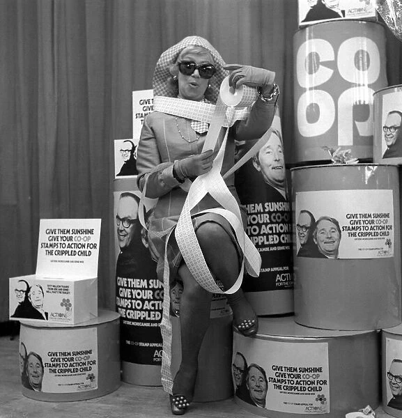 Singer Dorothy Squires in Newcastle on May 25, 1972, to launch an appeal for Action for