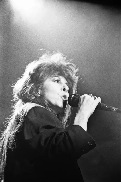 Framed Print : Singer Elkie Brooks seen here performing on stage at Leas Cliff Hall, Folkestone Framed Print : Singer Elkie Brooks seen here performing on stage at Leas Cliff Hall, Folkestone