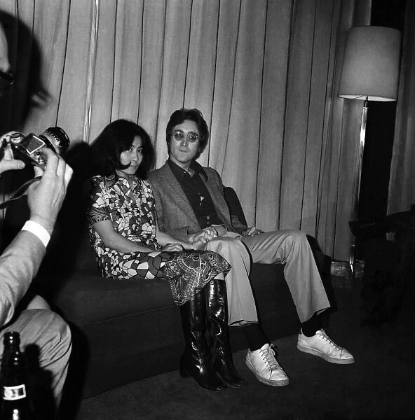Singer John Lennon with his wife Yoko Ono in Majorca. April 1971 71-3773-002