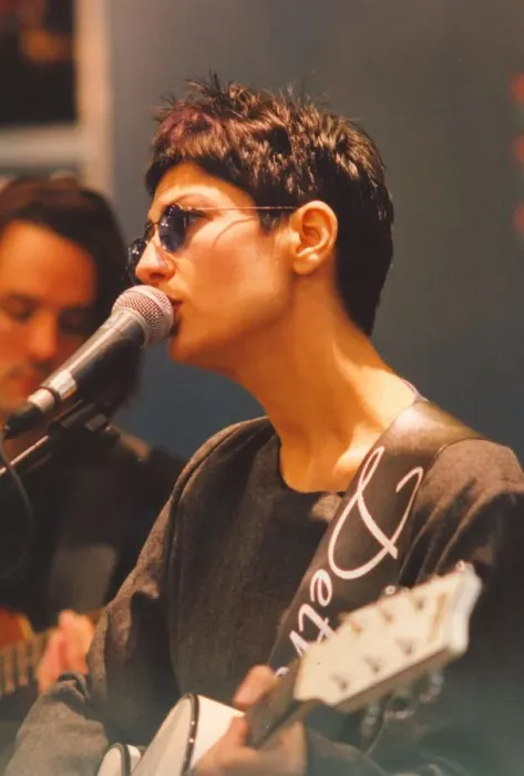 Framed Print : Singer Marcella Detroit performs at Virgin megastore on Northumberland Street