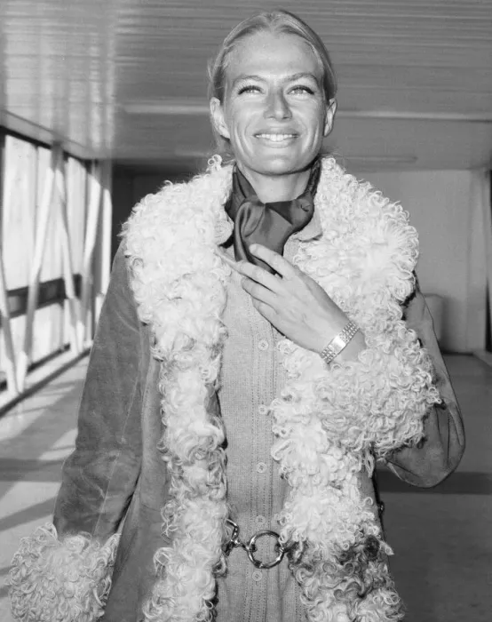 Framed Print : Singer Nina ( Nina, Baroness van Pallandt ) seen here at Heathrow Airport before