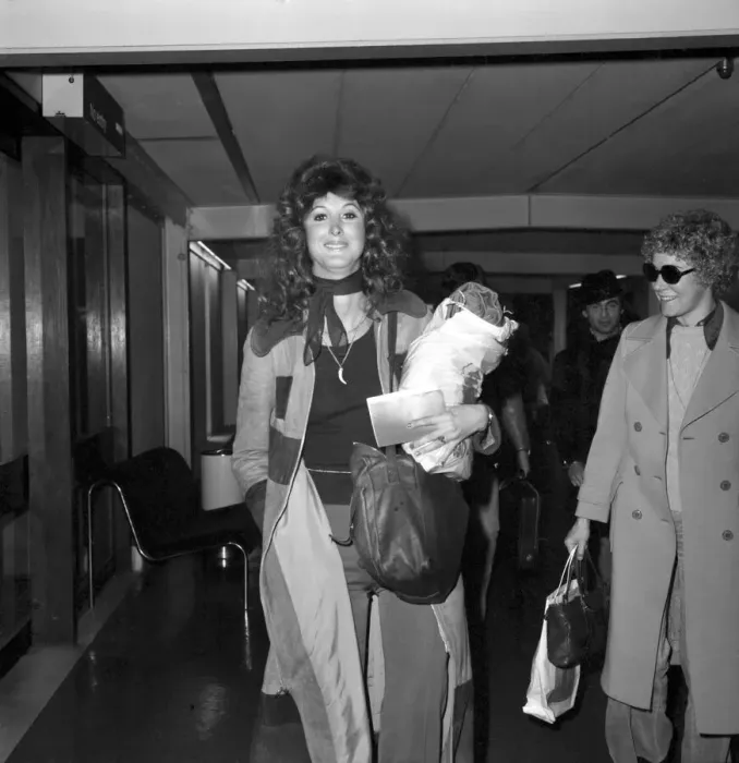 Framed Print : Singer: Patti Quatro: Patti Quatro arrived at Heathrow Airport from Montreal, Canada