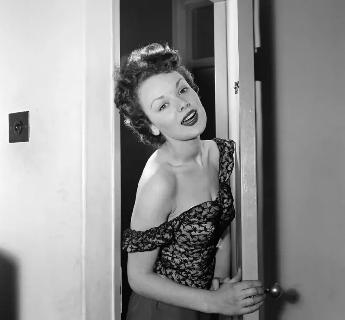 Framed Print : Singer Pauline Shepherd. 14th February 1957 Framed Print : Singer Pauline Shepherd. 14th February 1957