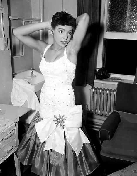 Singer Shirley Bassey. 26th August 1955