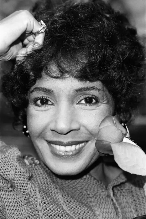 Framed Print : Singer Shirley Bassey at The Dorchester Hotel in London. 1982 Framed Print : Singer Shirley Bassey at The Dorchester Hotel in London. 1982