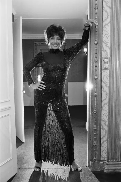 Framed Print : Singer Shirley Bassey at The Dorchester Hotel in London. 1982 Framed Print : Singer Shirley Bassey at The Dorchester Hotel in London. 1982