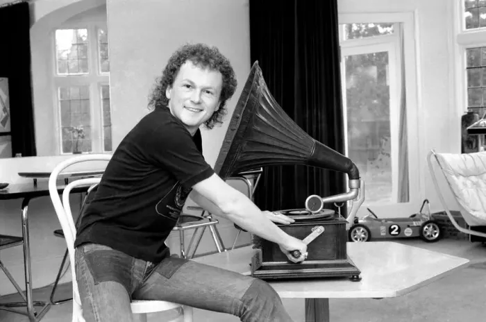 Framed Print : Singer  /  Songwriter  /  Musician: Mike Batt. February 1975 75-01143-003
