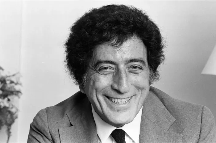 Framed Print : Singer Tony Bennett in London. 25th February 1982 Framed Print : Singer Tony Bennett in London. 25th February 1982