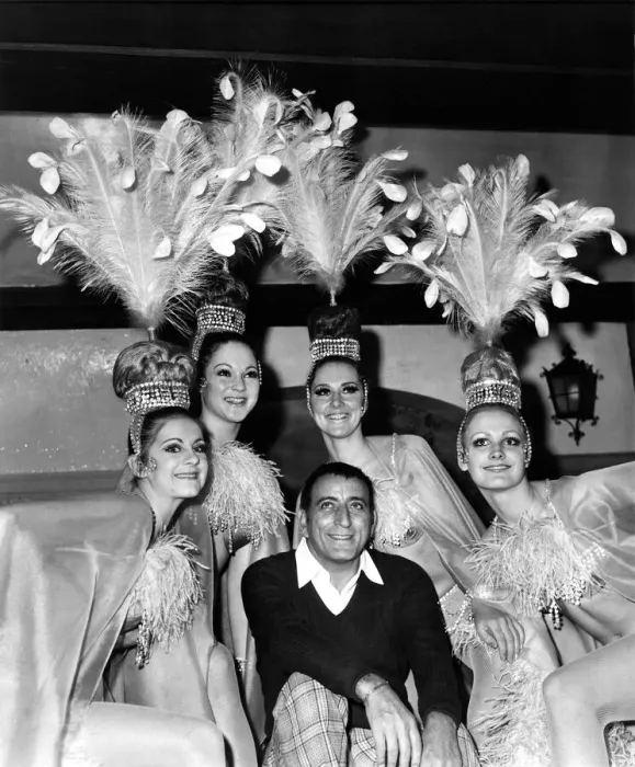Framed Print : Singer Tony Bennett. poses with the Doriss Girls from the Moulin Rouge in Paris