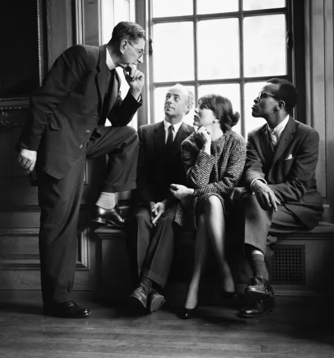 Framed Print : Singers Dave Lambert, Jon Hendricks and Annie Ross talking to Reverend Collins Framed Print : Singers Dave Lambert, Jon Hendricks and Annie Ross talking to Reverend Collins