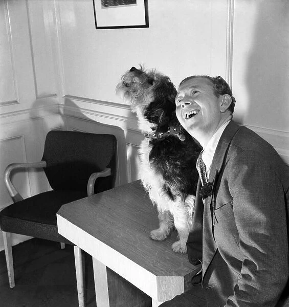 Singing Dog and Noel Whitcomb. October 1953 D6238