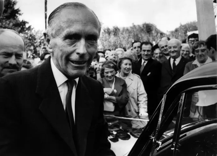 Framed Print : Sir Alec Douglas Home addressing crowd at Wembley South September 1964 whilst on a tour