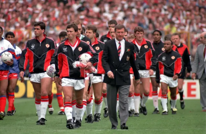 Framed Print : Sir Alex Ferguson leads Manchester United on to the pitch - FA Cup against Crystal Palace Framed Print : Sir Alex Ferguson leads Manchester United on to the pitch - FA Cup against Crystal Palace