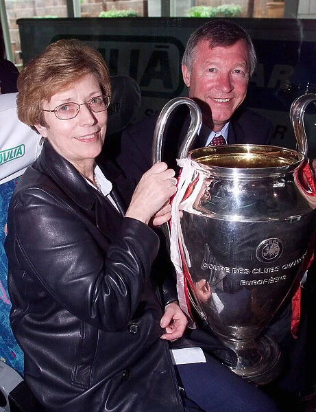 Sir Alex Ferguson and his wife Cathy with the Champions League Trophy - 27  /  05  /  1999