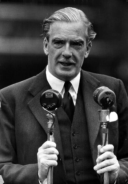 Sir Anthony Eden later the Earl of Avon seen here making a speech during the suez crisis