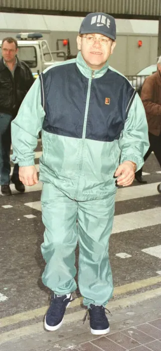 Framed Print : Sir Elton John leaving Heathrow on his way March 1998 to Australia Framed Print : Sir Elton John leaving Heathrow on his way March 1998 to Australia