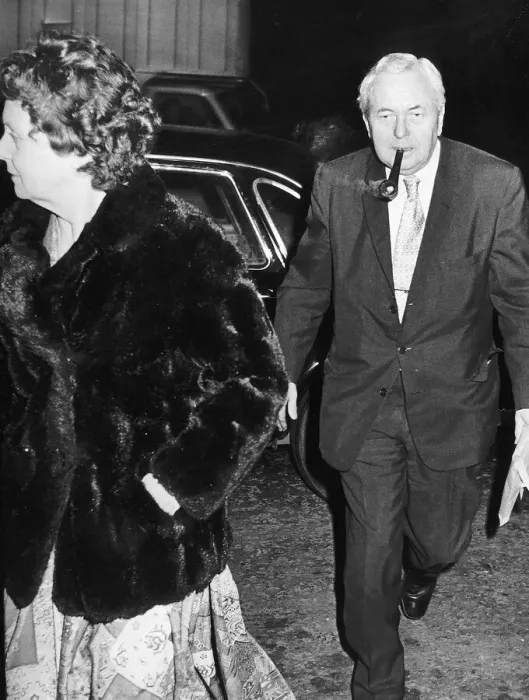 Framed Print : Sir Harold Wilson and Lady Wilson arriving at a welcome back dinner 1977 with wife Mary