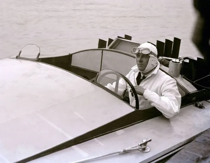 Framed Print : Sir Henry Segrave circa 1930 in his motor boat Miss England (On 29 March 1927 Framed Print : Sir Henry Segrave circa 1930 in his motor boat Miss England (On 29 March 1927