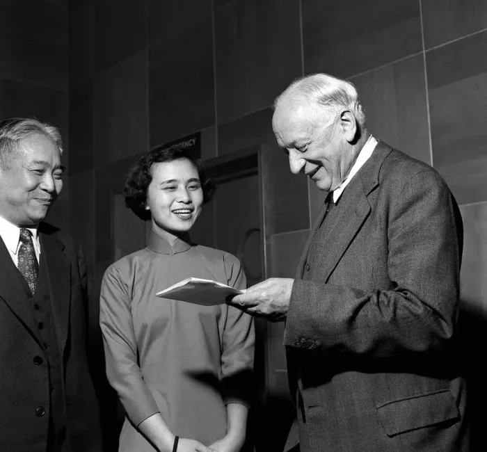 Framed Print : Sir Hugh Beaver October 1957 Chinese Trade Mission in London hoping to promote more