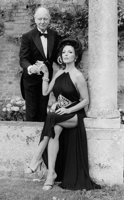 Framed Print : Sir John Guilgud and Joan Collins September 1978 In Roald Dahls