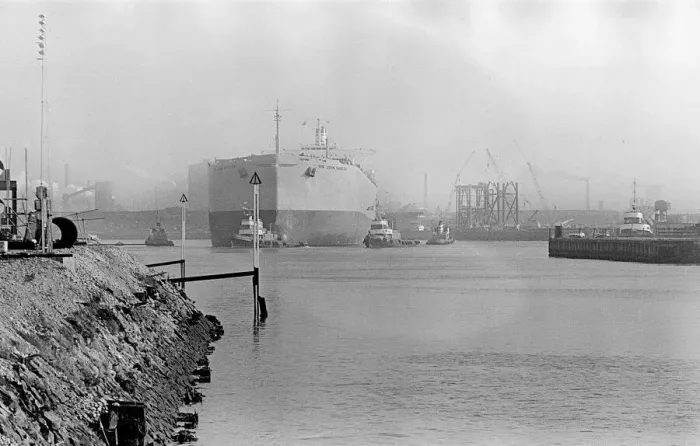 Framed Print : Sir John Hunter, Bulk Carrier Container Ship built at Swan Hunter Shipbuilders Ltd Framed Print : Sir John Hunter, Bulk Carrier Container Ship built at Swan Hunter Shipbuilders Ltd